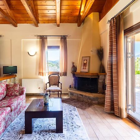 Pleiades Studios All Season Gems - Korinthos Stone Retreats Kalianoi Dış mekan fotoğraf
