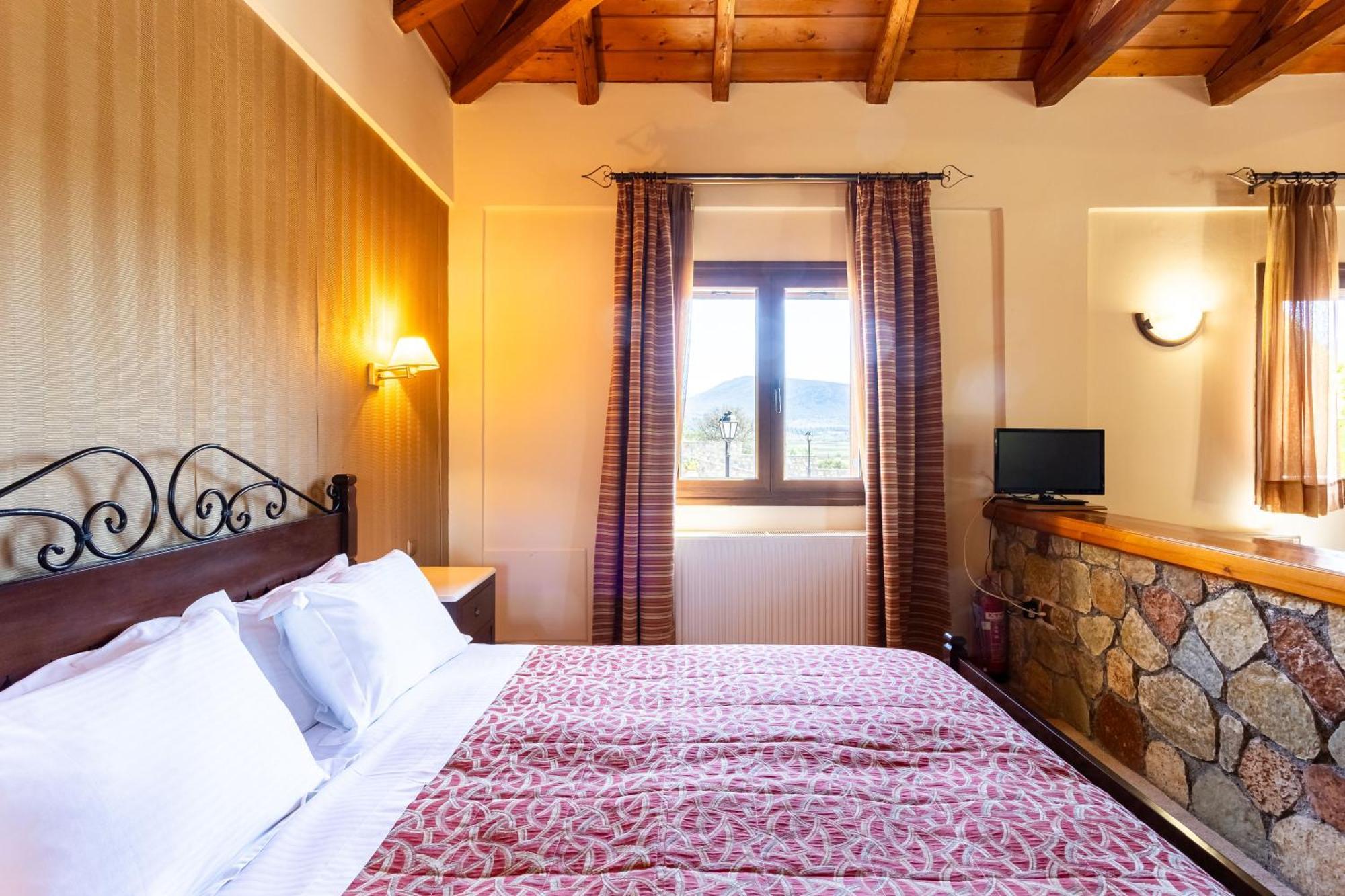 Pleiades Studios All Season Gems - Korinthos Stone Retreats Kalianoi Dış mekan fotoğraf