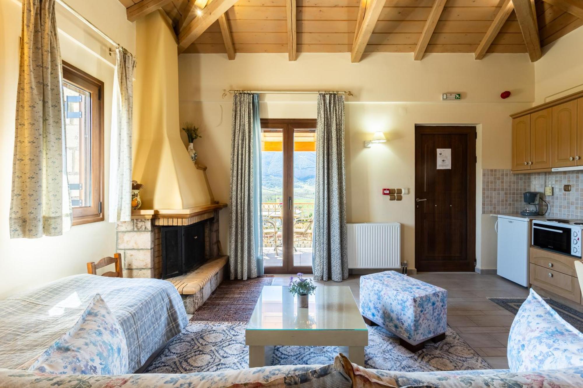 Pleiades Studios All Season Gems - Korinthos Stone Retreats Kalianoi Dış mekan fotoğraf