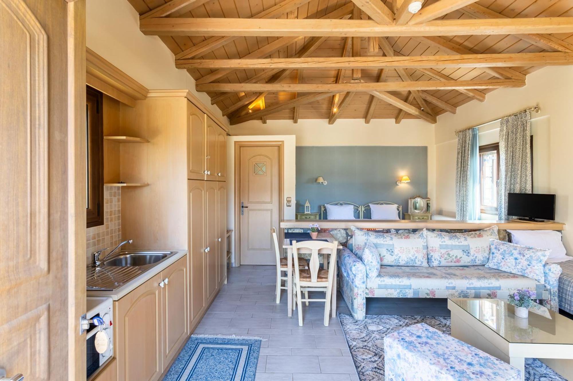 Pleiades Studios All Season Gems - Korinthos Stone Retreats Kalianoi Dış mekan fotoğraf