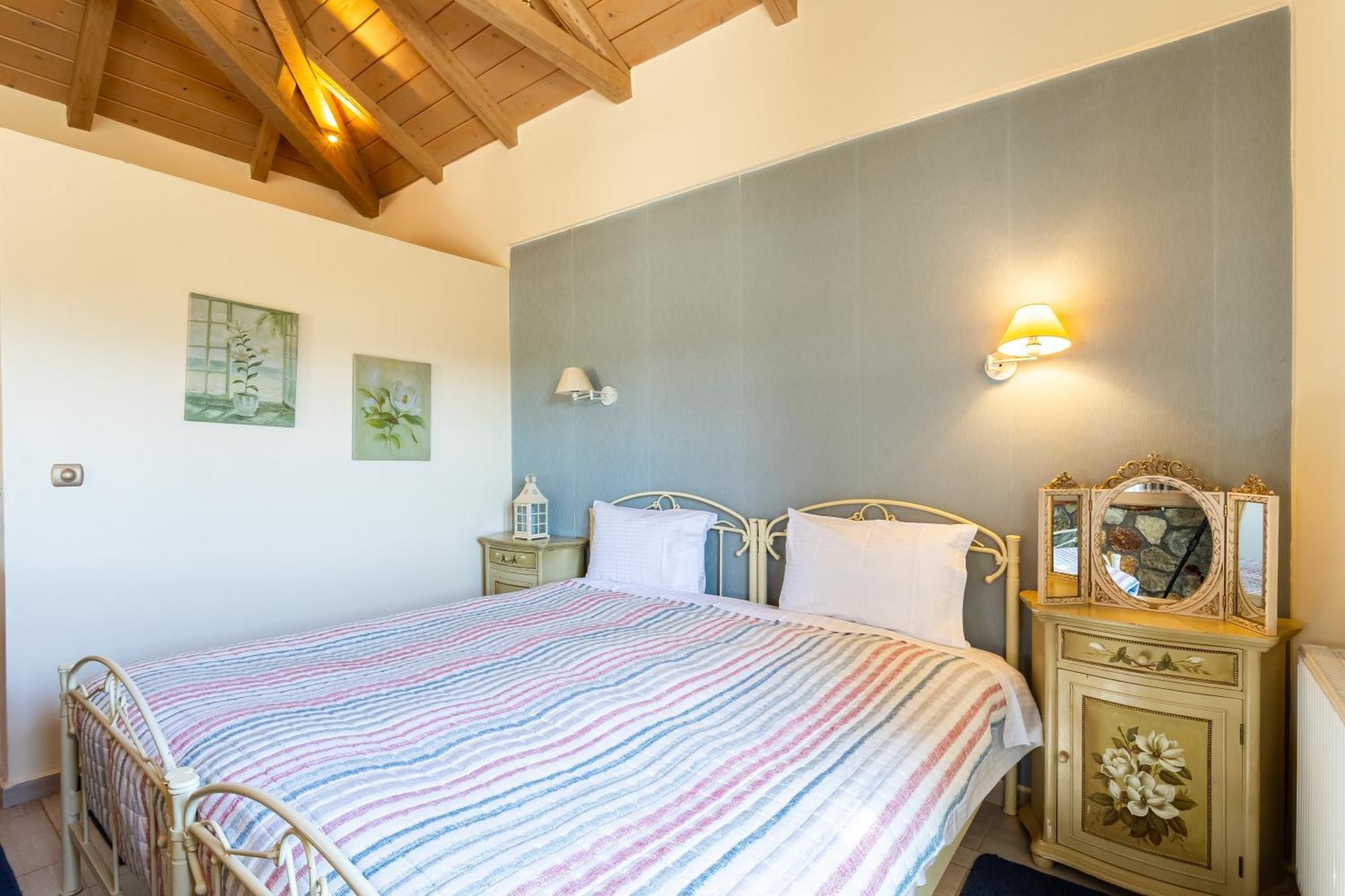 Pleiades Studios All Season Gems - Korinthos Stone Retreats Kalianoi Dış mekan fotoğraf