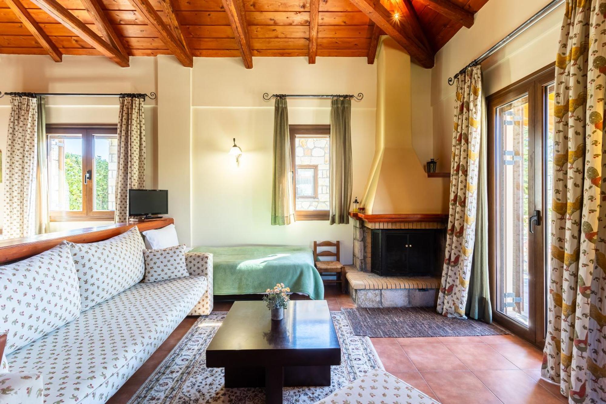 Pleiades Studios All Season Gems - Korinthos Stone Retreats Kalianoi Dış mekan fotoğraf